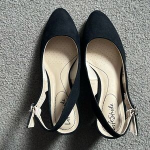 NWOT black suede sling back pumps by LifeStride, size 9w, never worn